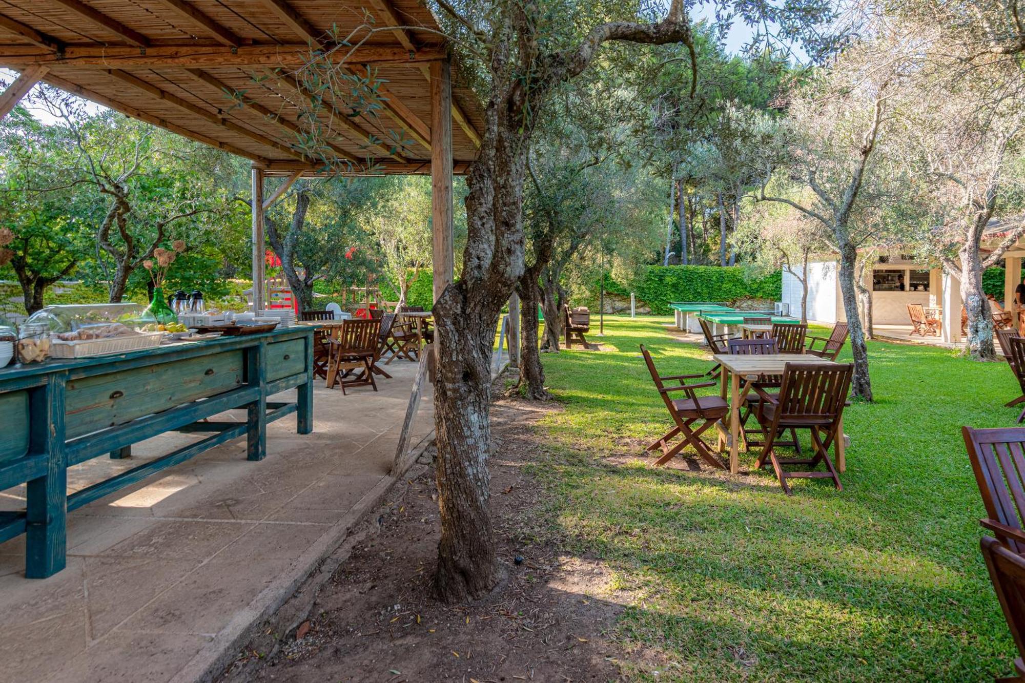 Agriturismo Salos Serra Serra Alimini Exterior foto